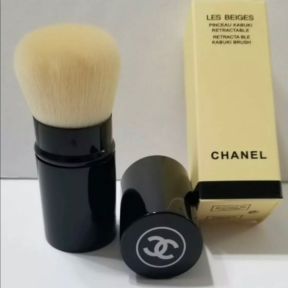 CHANEL Retractable Kabuki Brush